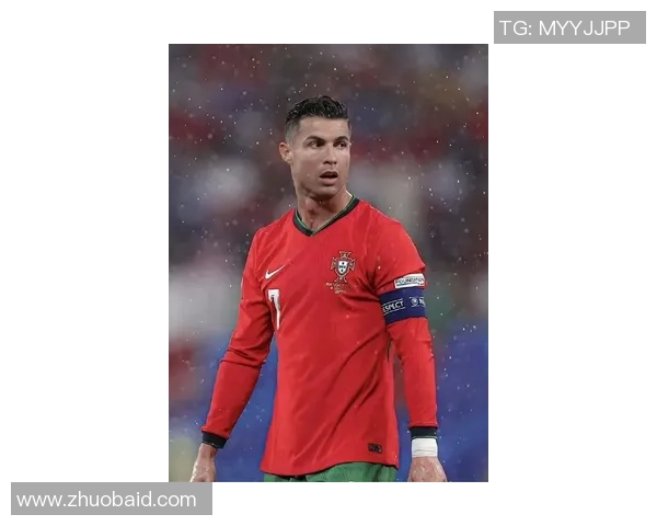 C罗征战绿茵场岁月如歌无数荣耀时刻尽显锋芒