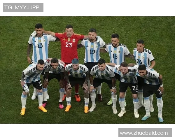 世界足球巨星的荣耀与奋斗历程：从天赋到成就的精彩故事