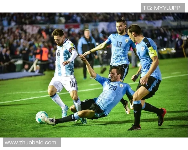 为足球献身的悲壮人生一位球星倒在绿茵场的最后瞬间