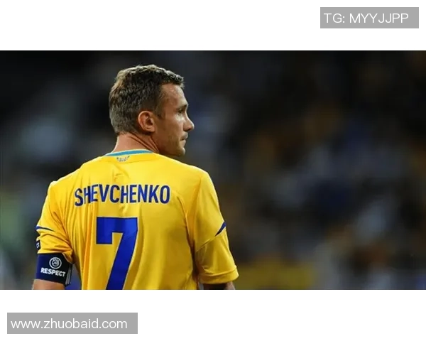 聚焦足球球星本子成长历程与辉煌赛场瞬间全景解读 聚焦足球球星本子成长历程与辉煌赛场瞬间全景解读