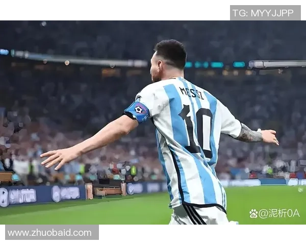 足球巨星脚法解析:从梅西到C罗的技术精髓与技巧展示 足球巨星脚法解析:从梅西到C罗的技术精髓与技巧展示