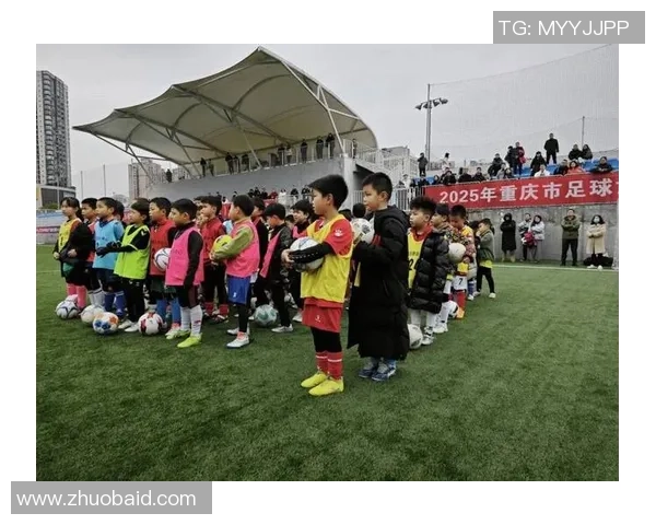 足球明星与萌娃的魅力差异如何展现两者的不同特点与吸引力